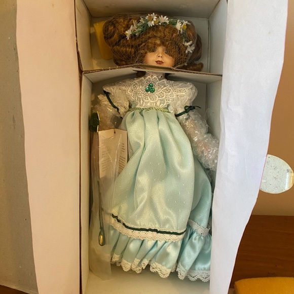 🍀Paradise Galleries Treasury Collection Box - Picture 2 of 3